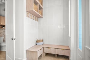 1st Floor, Entryway