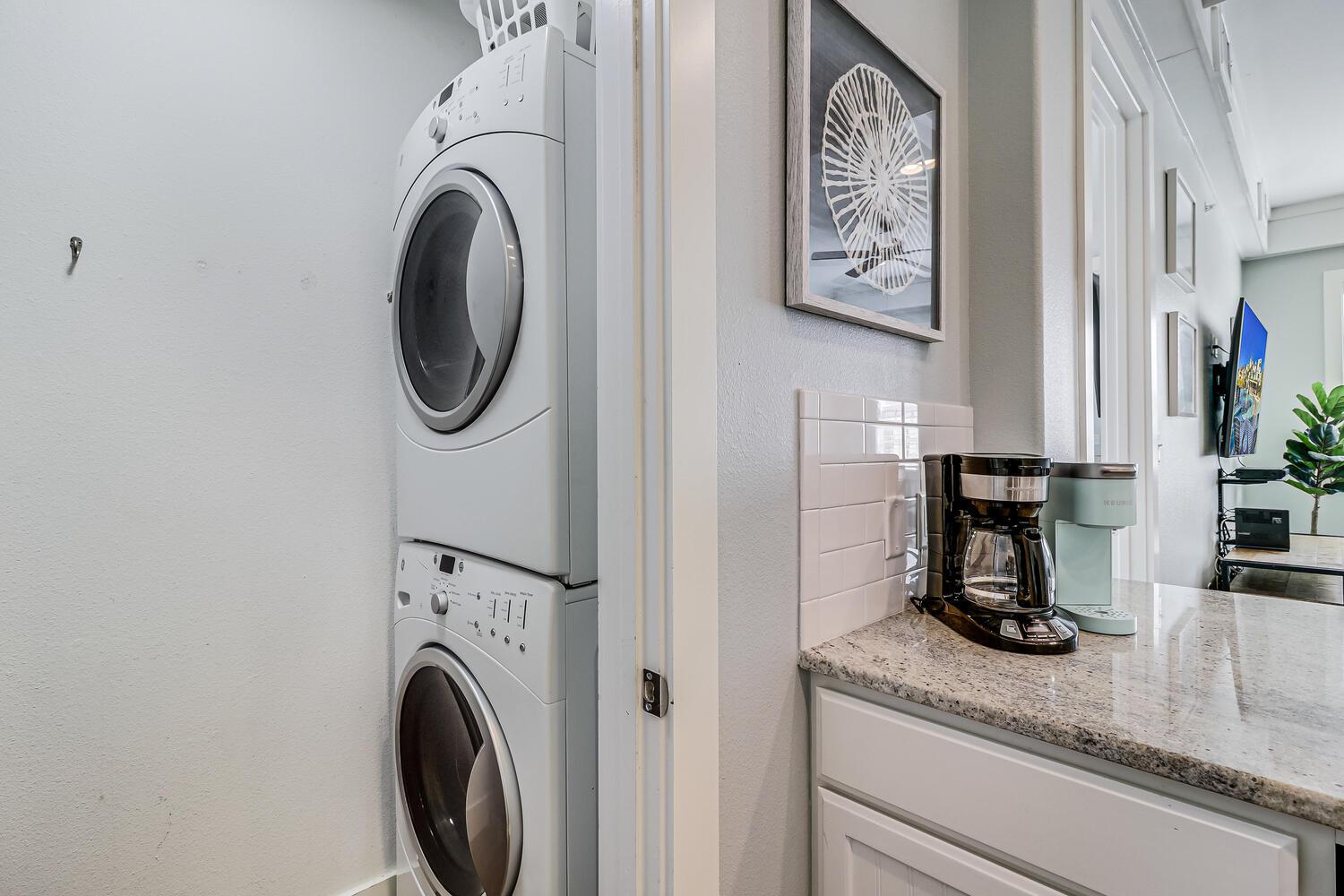 Full Size Washer  Dryer in Laundry Closet