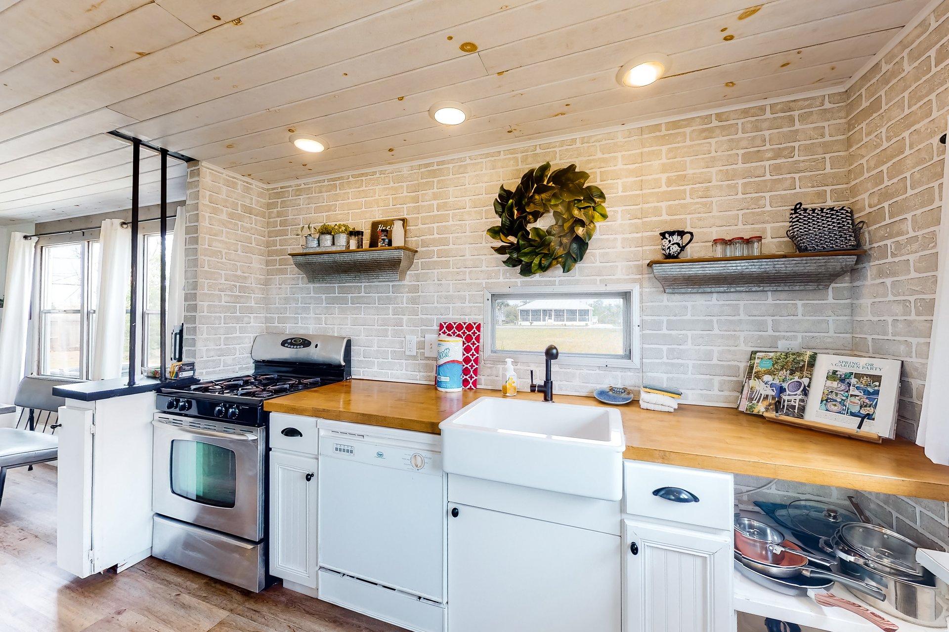 3rd Street Beach Retreat 9