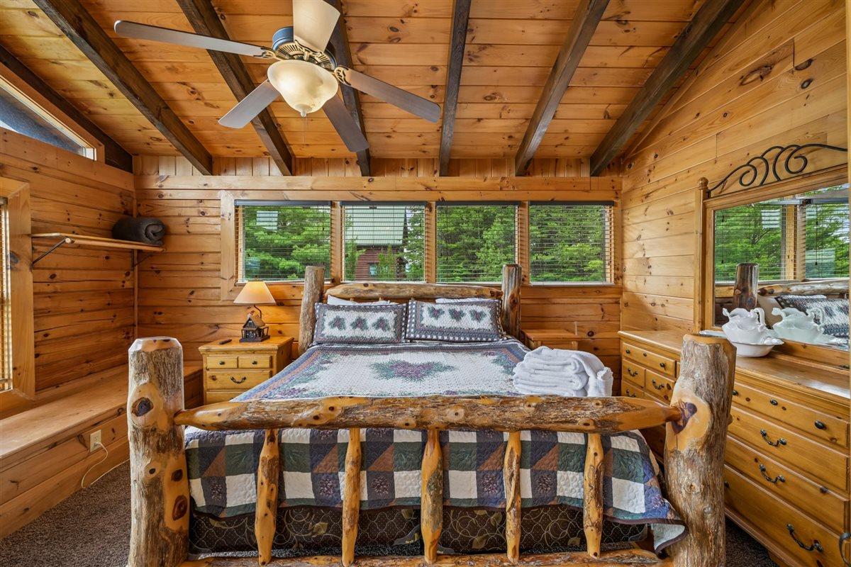 046Bedroom