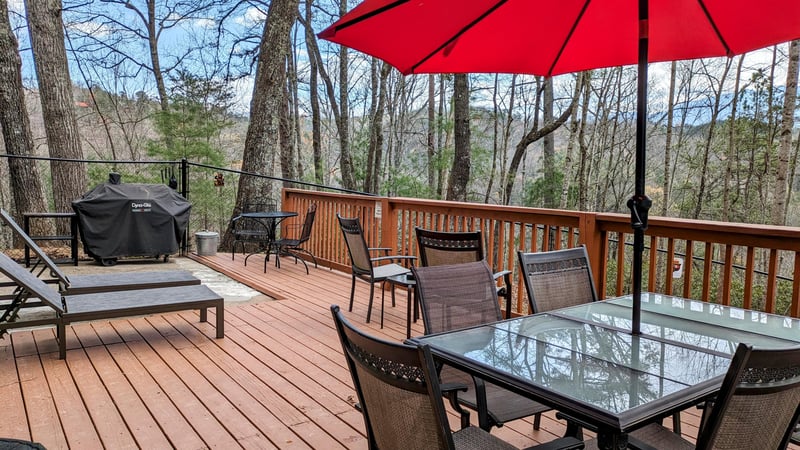Exterior side view at Buena Vista Getaway, 3 bedroom cabin rental located in Gatlinburg