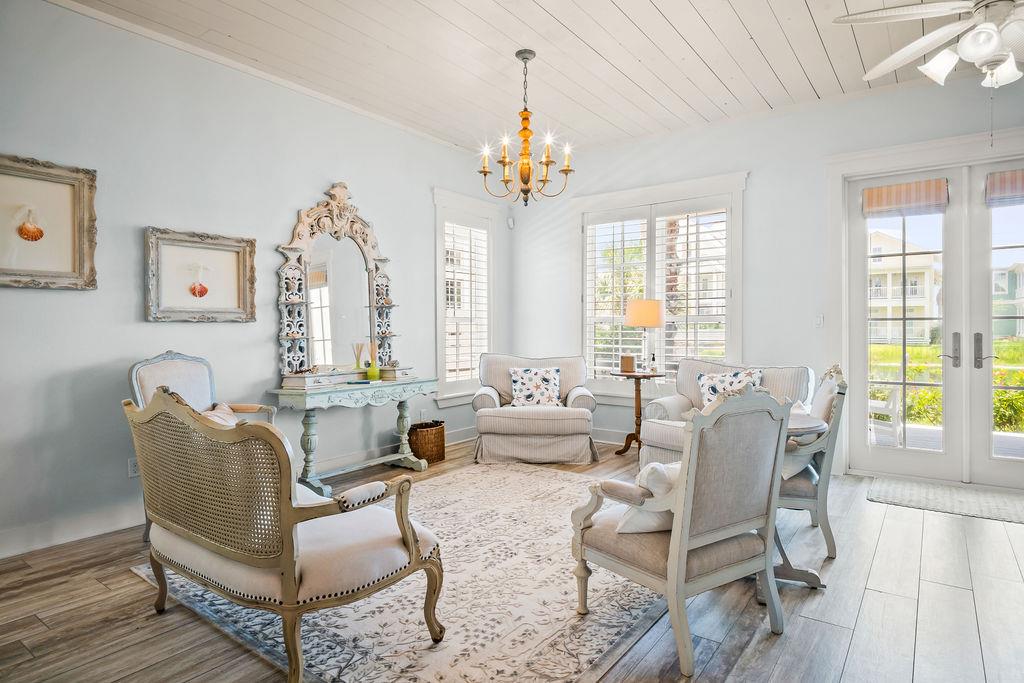 1st Floor, Main Living Room