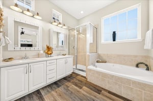 Primary King Bathroom, 1st Floor