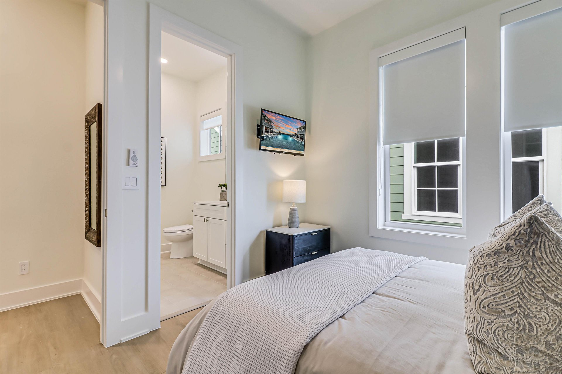 Ensuite Queen Bedroom with Twin Trundle, 2nd Floor