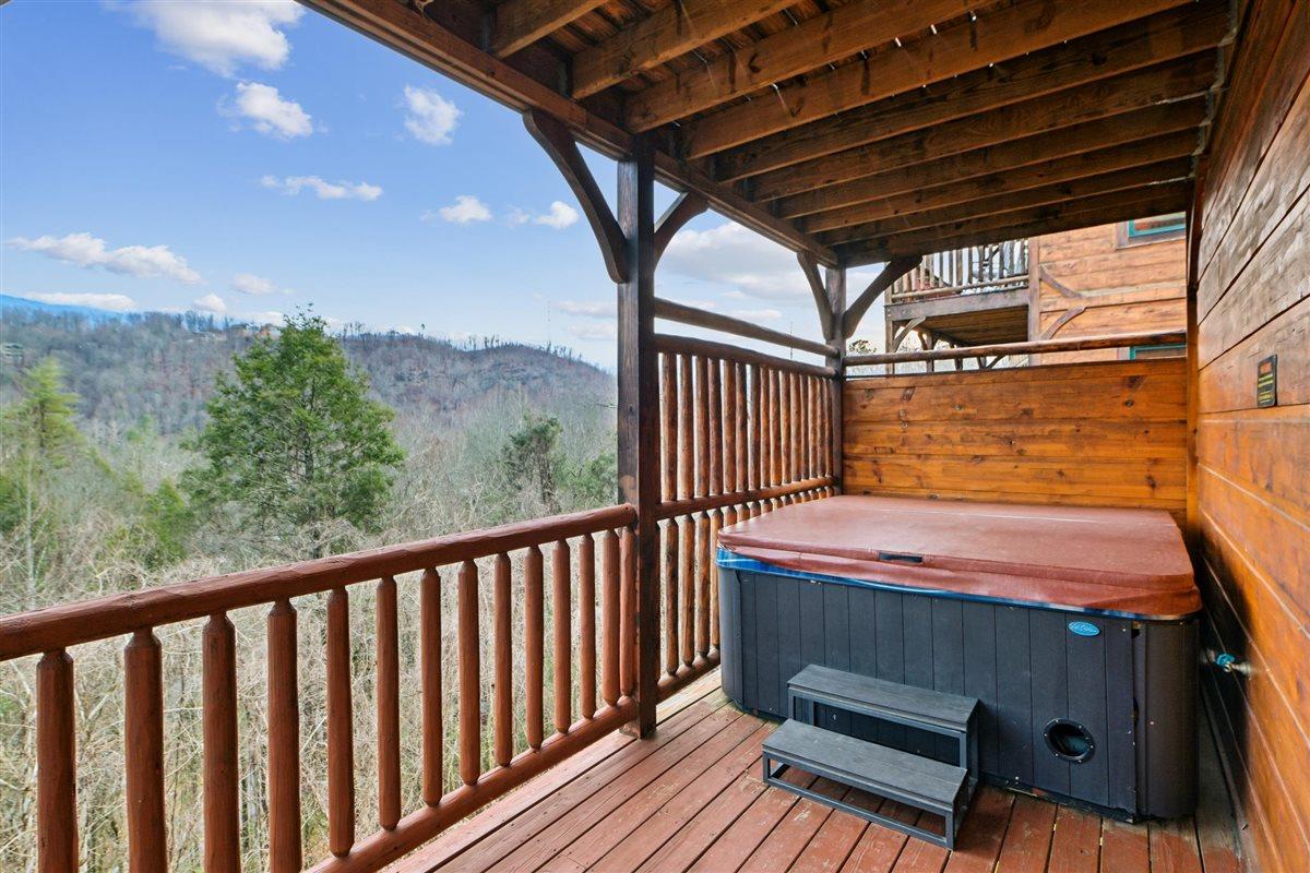 35Hot Tub