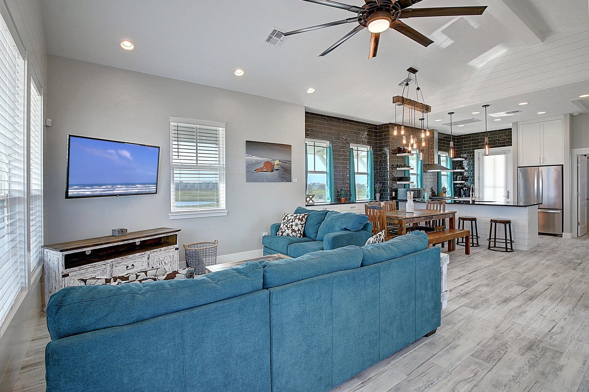 Living Area, 2nd Floor