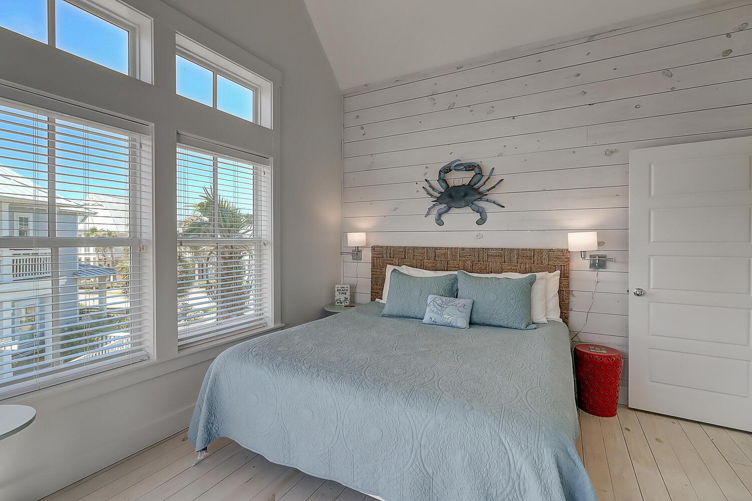 King Bedroom, 2nd Floor