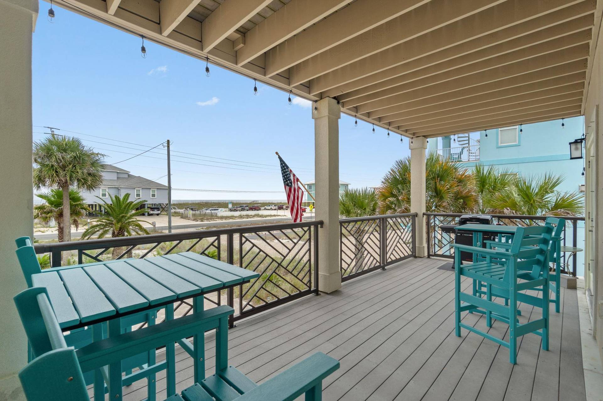 Deck Off Living