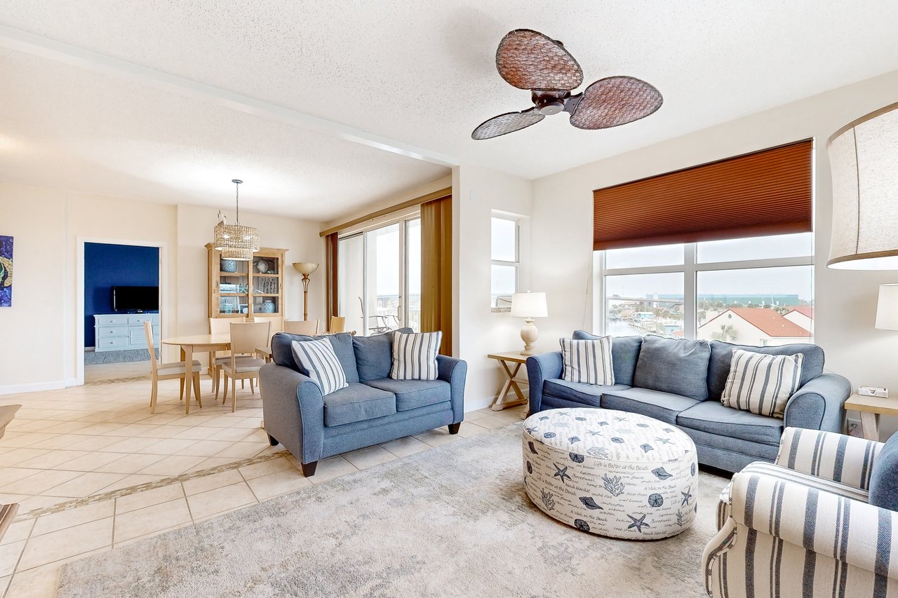 Palm Court Yacht Club 412 4