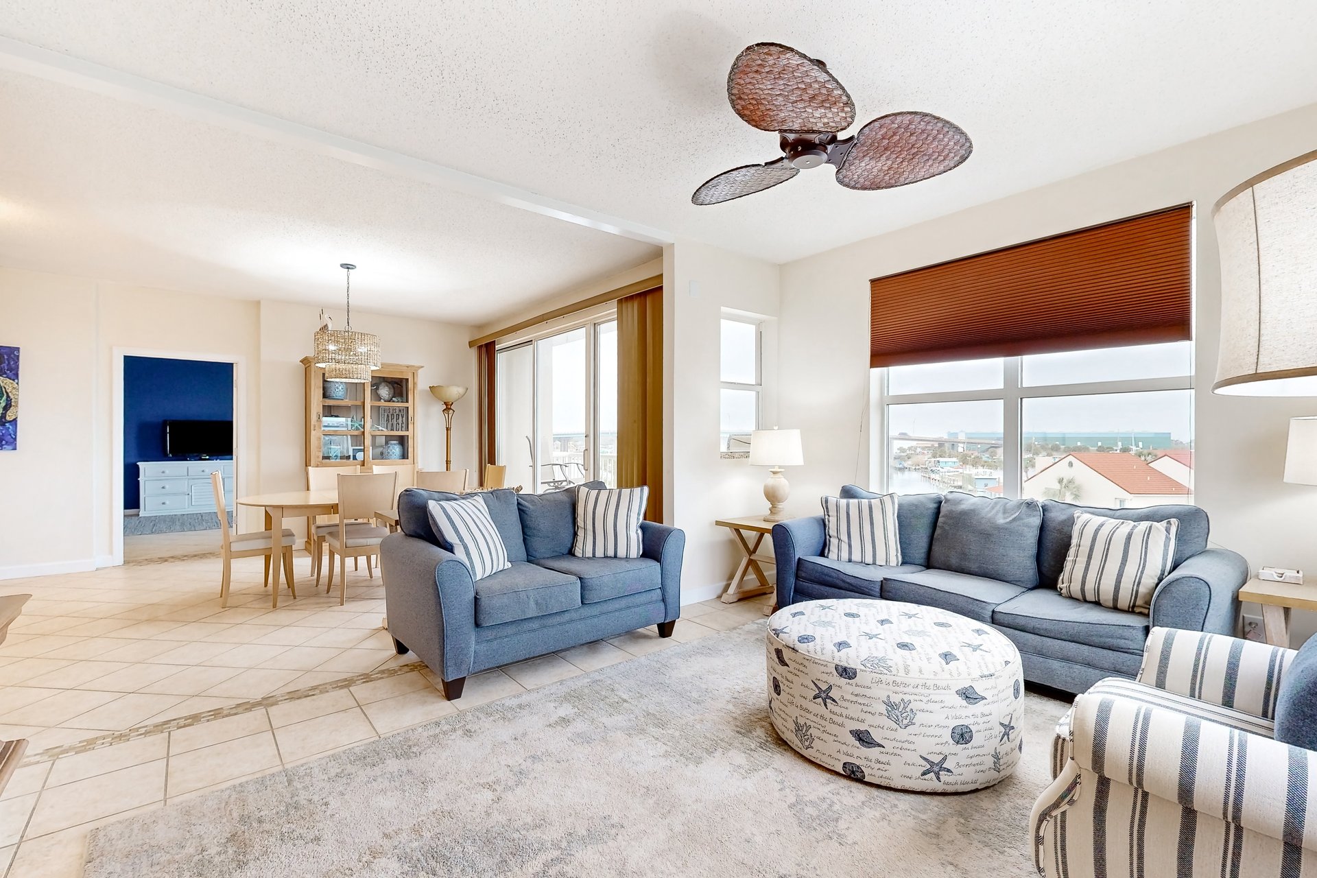 Palm Court Yacht Club 412 4