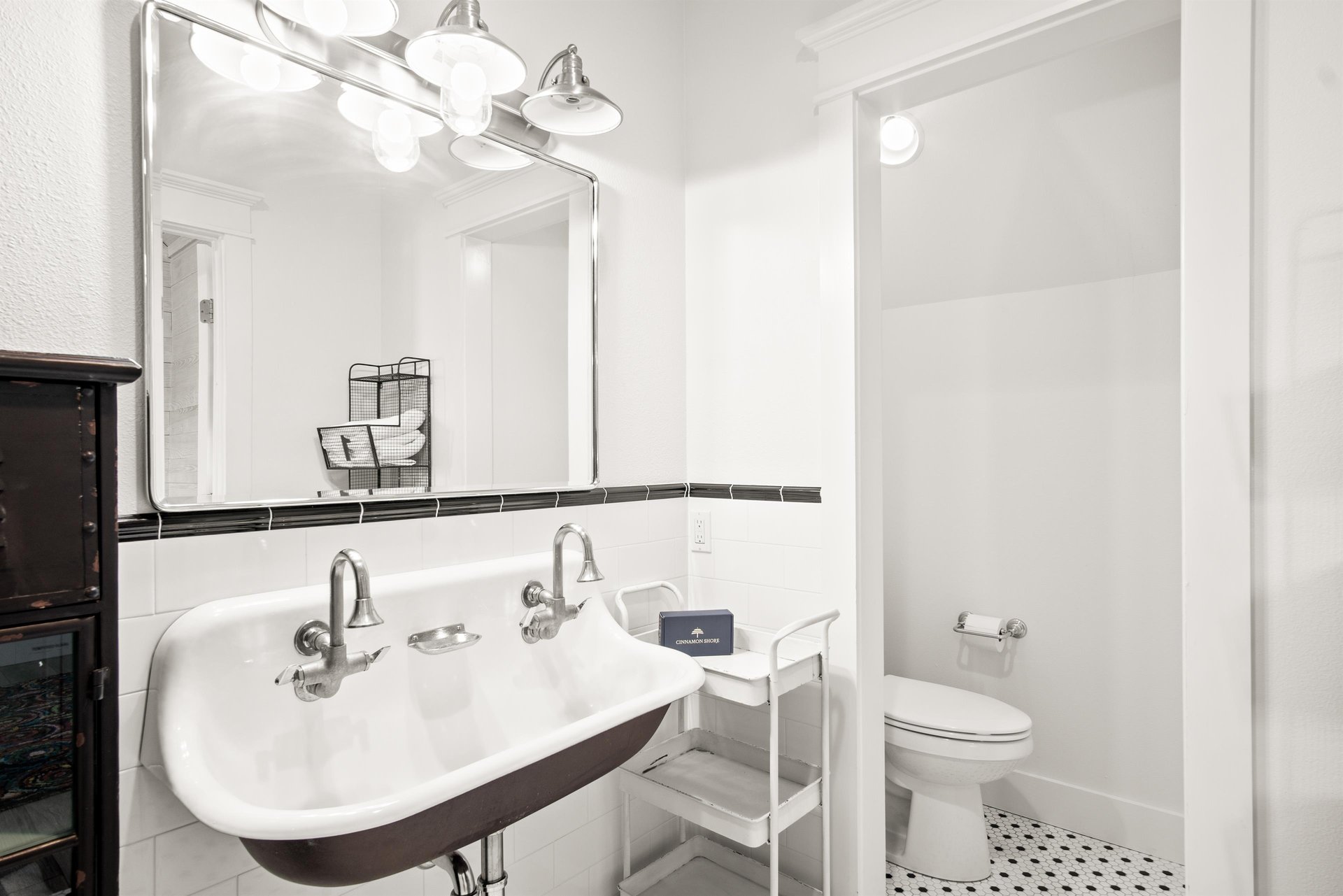 Bunk Bathroom, 3rd Floor