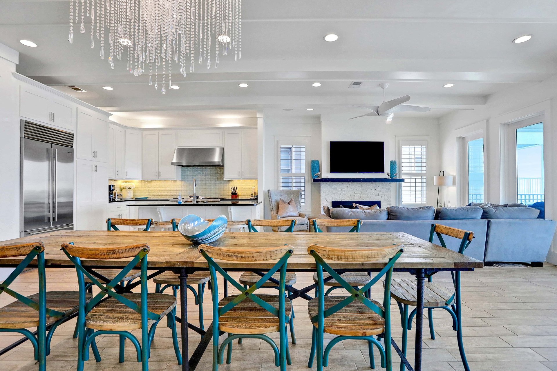 Tiffanys Beach Club 8