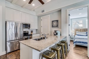 Full Kitchen with Laundry Closet