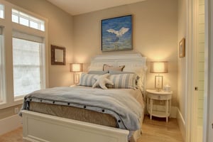 Queen Bedroom, Second Floor