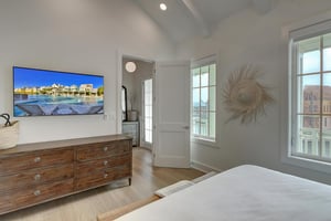 2nd Floor King Primary Suite