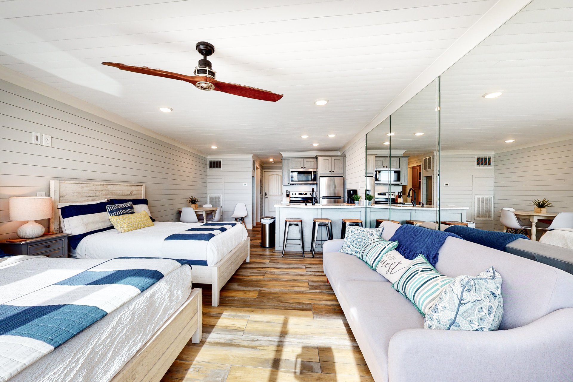 Top of the Gulf 707 6