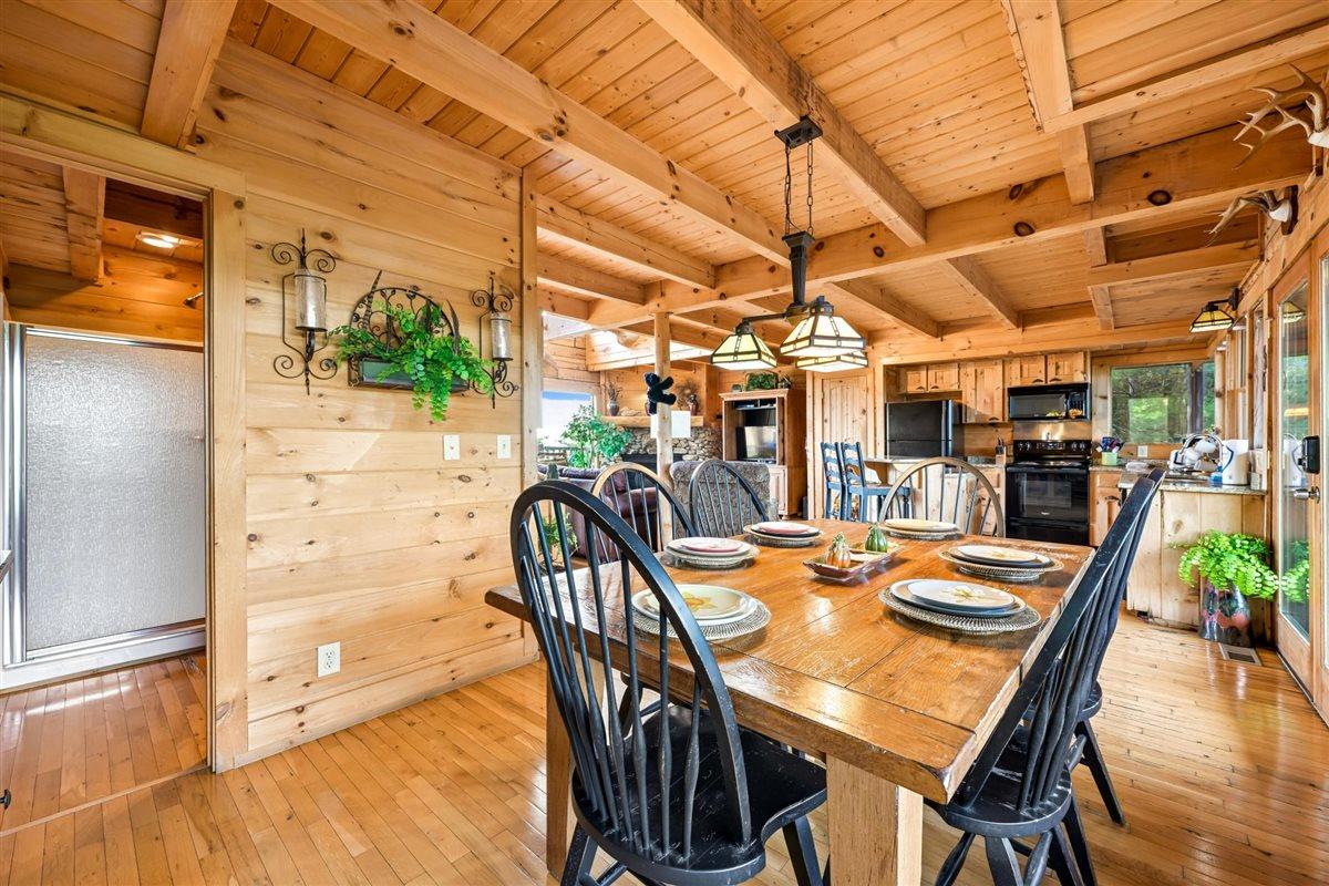 14Dining Room