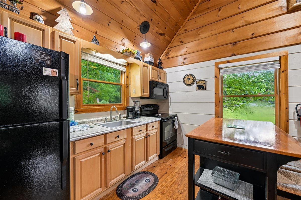 28Dining Room