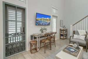 1st Floor, Dining Area