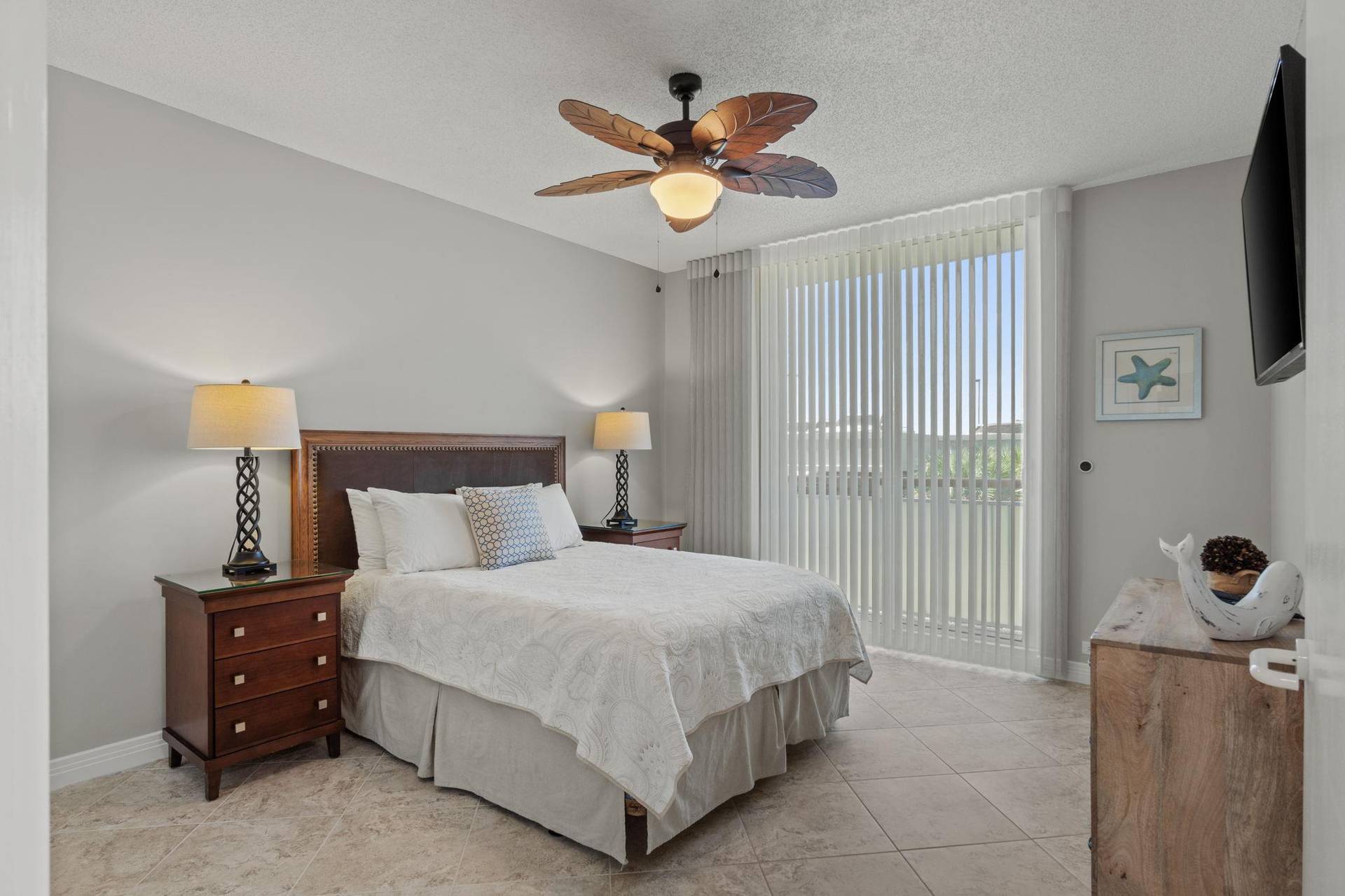 Guest Bedroom 1 Queen