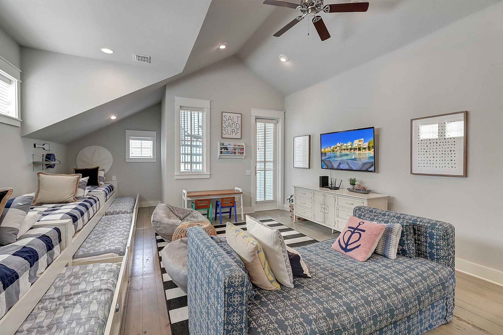 Bunk Area, 2nd Floor