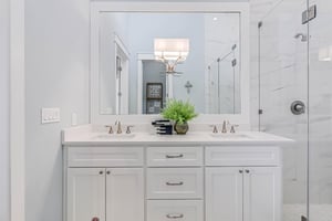 2nd Floor Primary, En Suite Bath