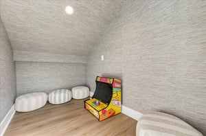 Hideaway Nook, 4th Floor