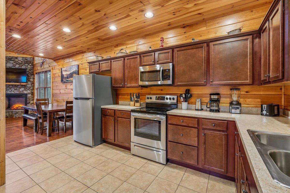13Kitchen