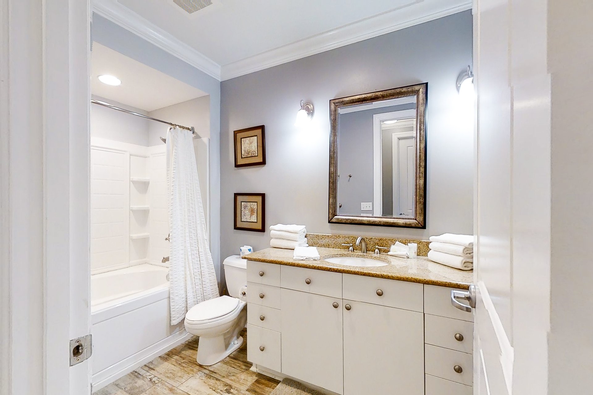 Escapes to the Shores Penthouse 1803 23