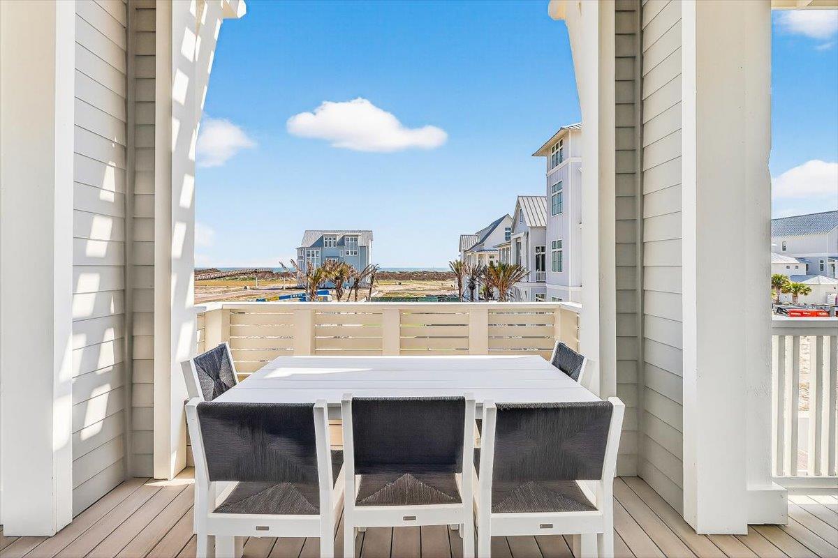 Wrap Balcony, 2nd Floor