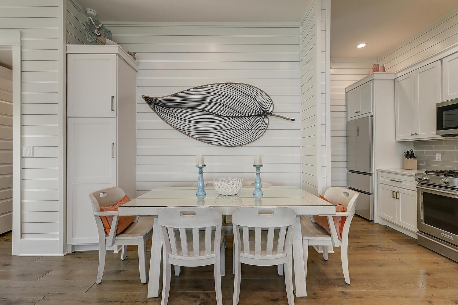 1st Floor, Dining Area