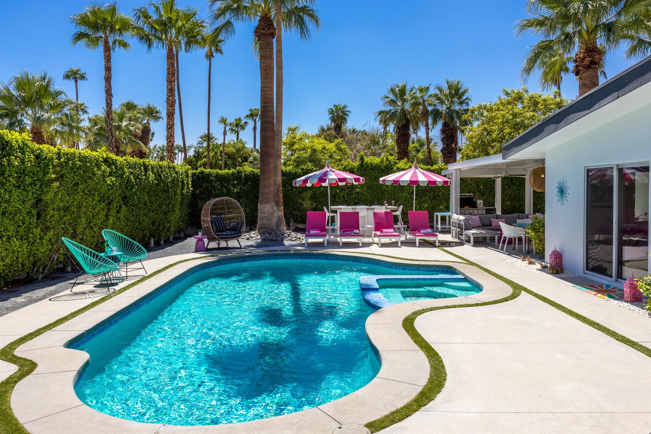 Gorgeous Private Backyard