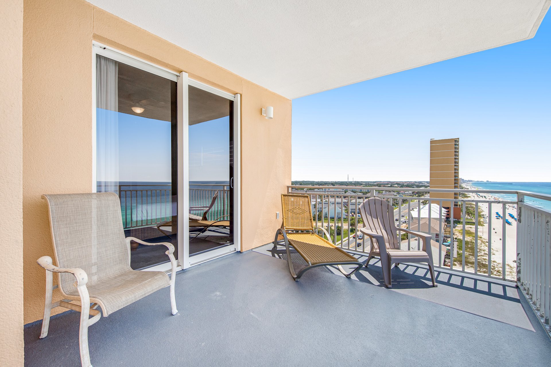 Splash Resort 907E 25