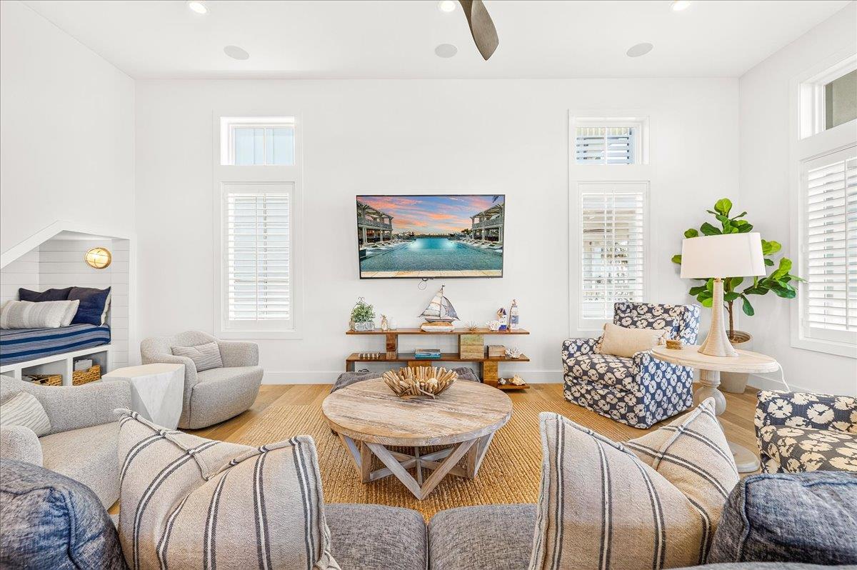 1st Floor, Main Living Room