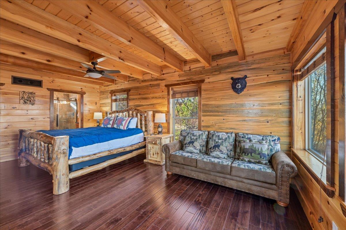 61Primary Bedroom