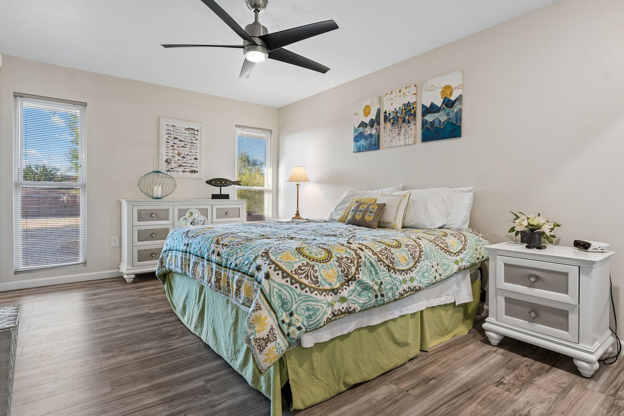 King size bed, flatscreen TV, and ensuite bathroom.