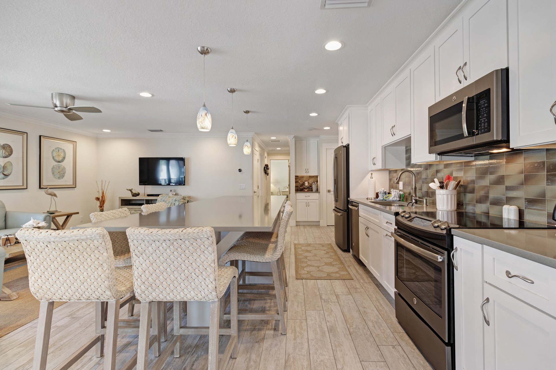 Waters Edge 208 S 12