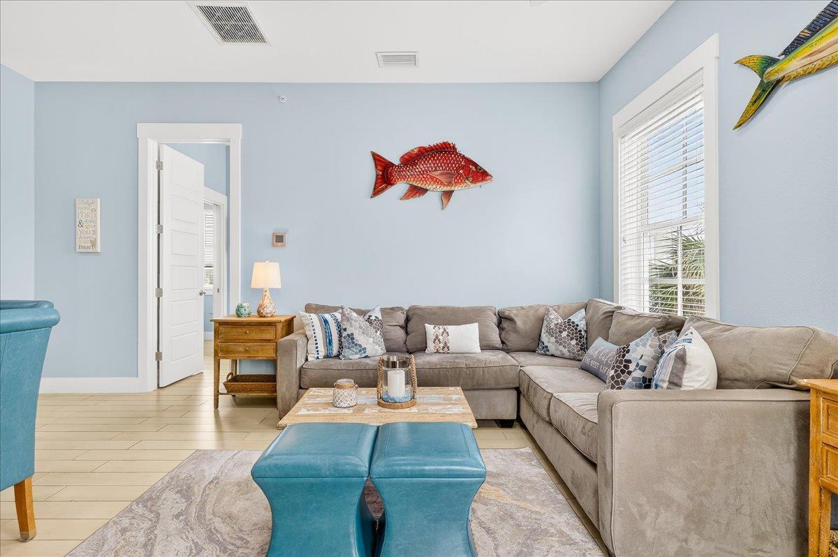 1st Floor, Living Room