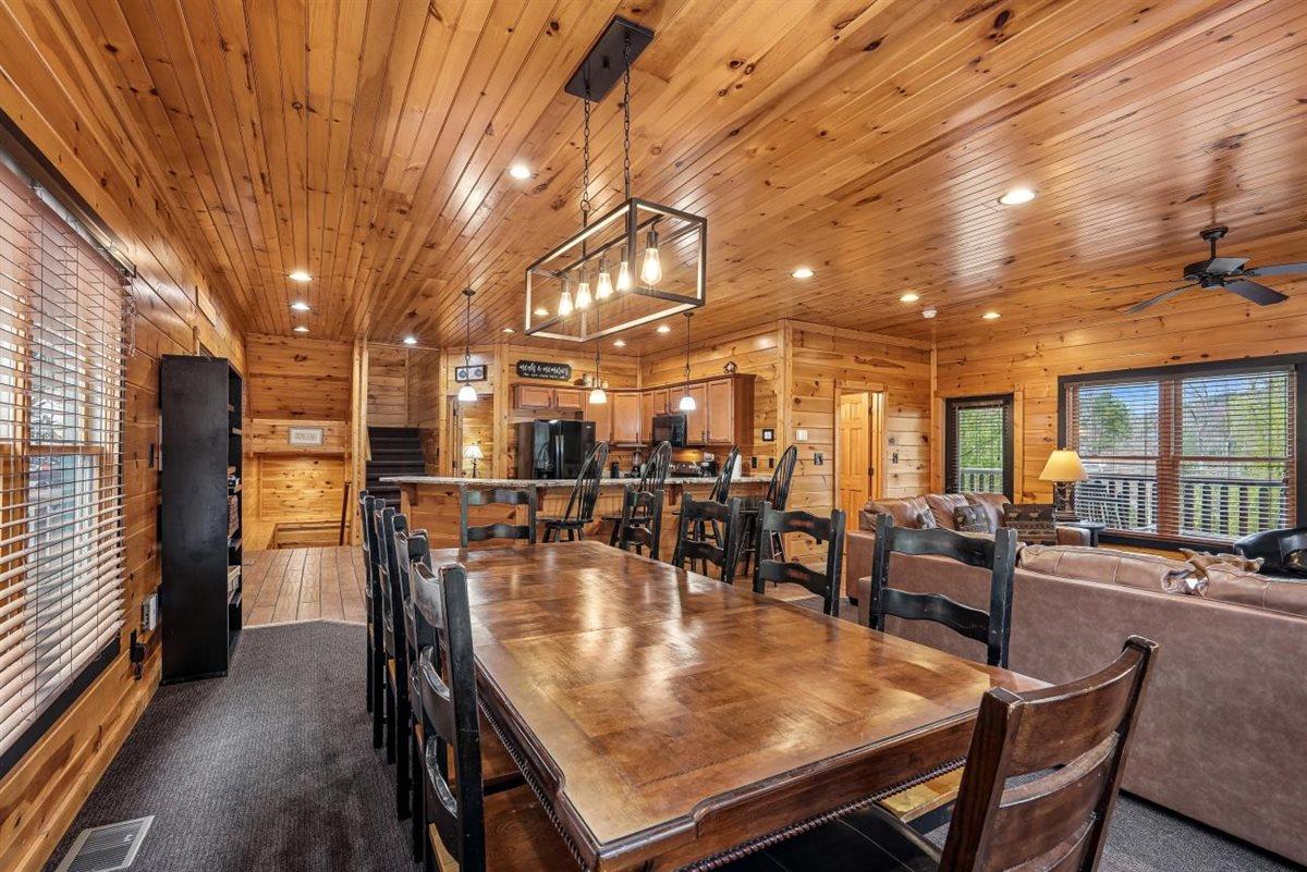 14Dining Area