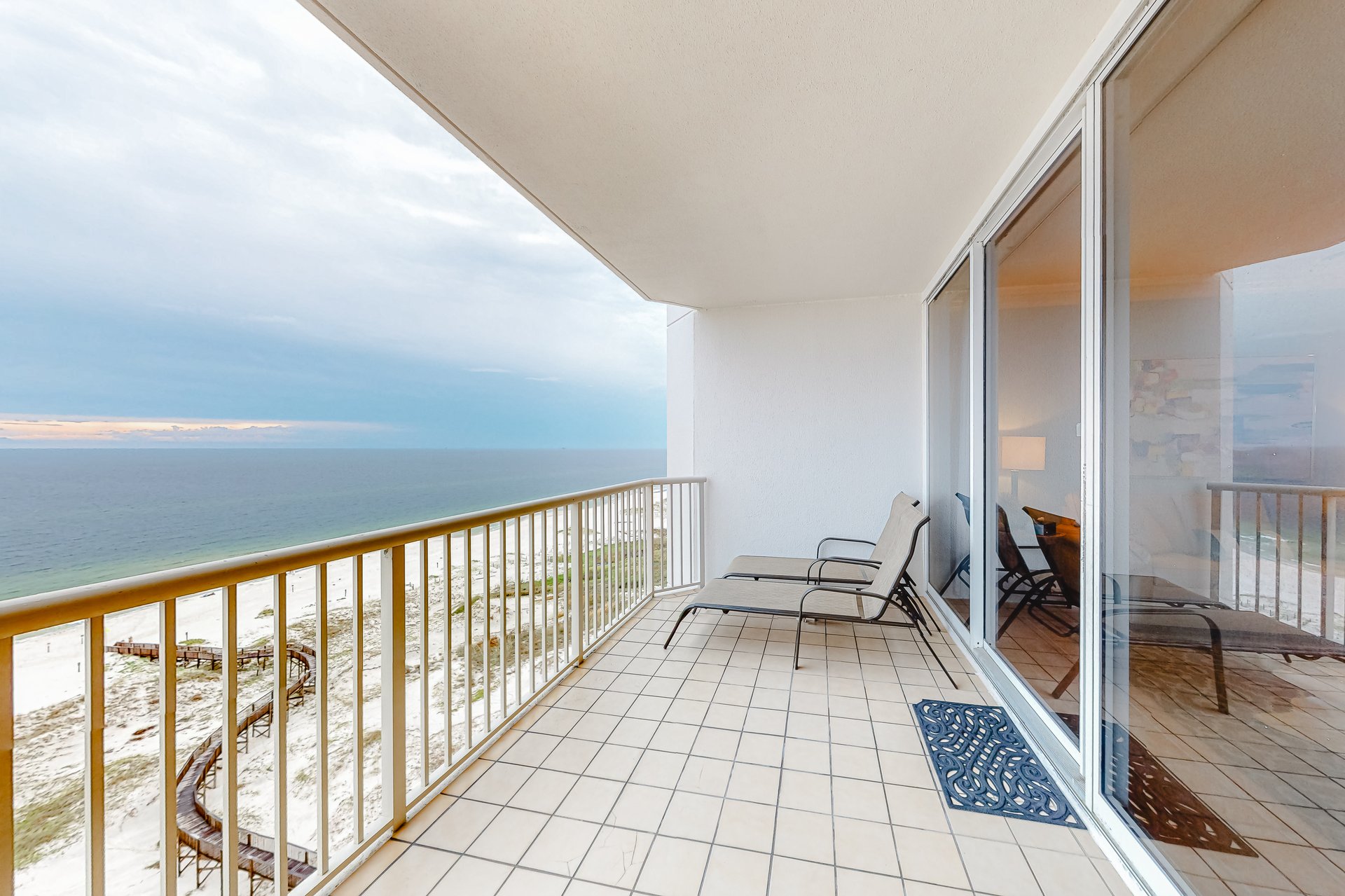 The Beach Club 1208C 20