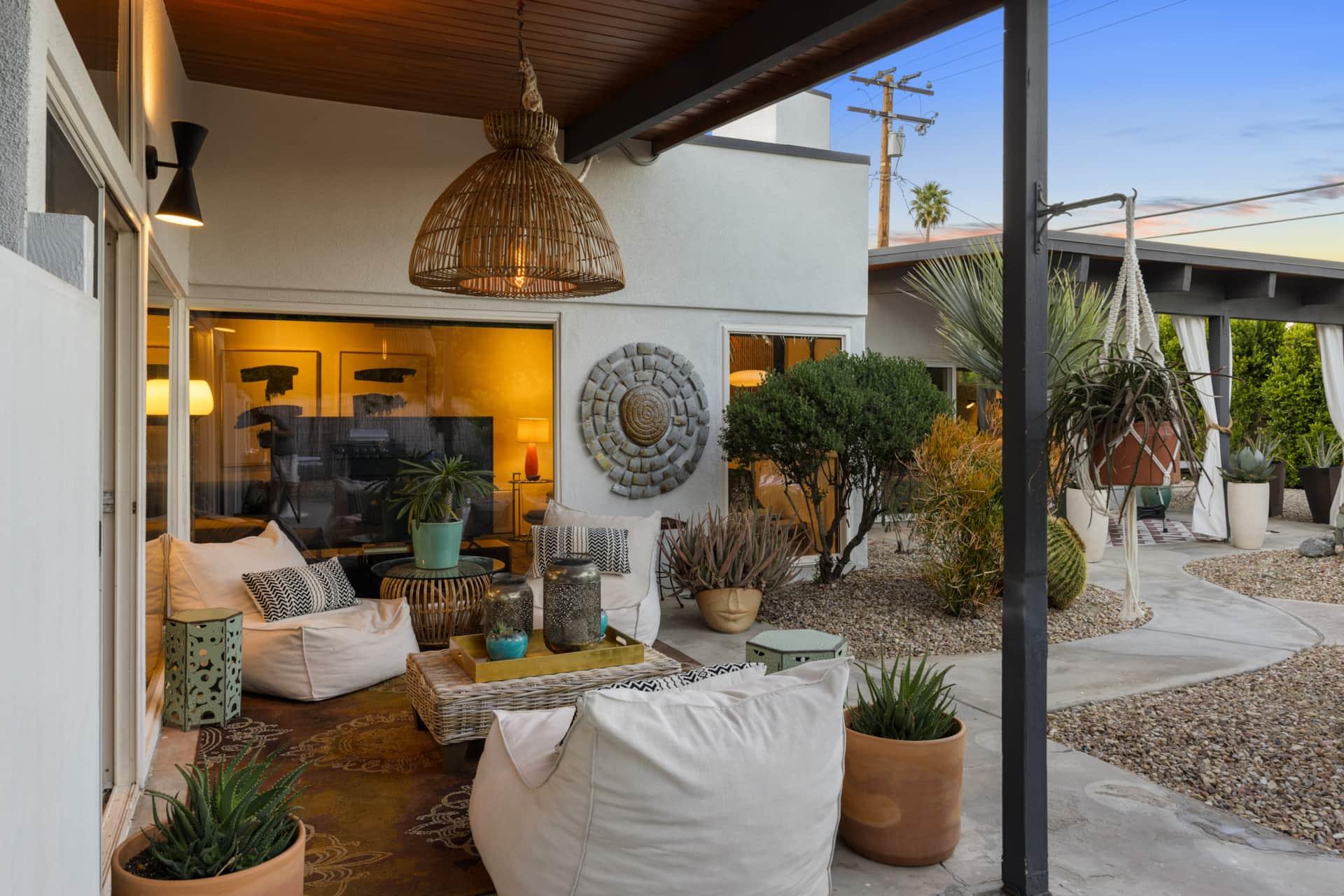 Time to chat with a glass of wine