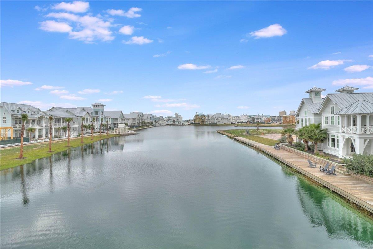 Balcony Lake View, 2nd Floor