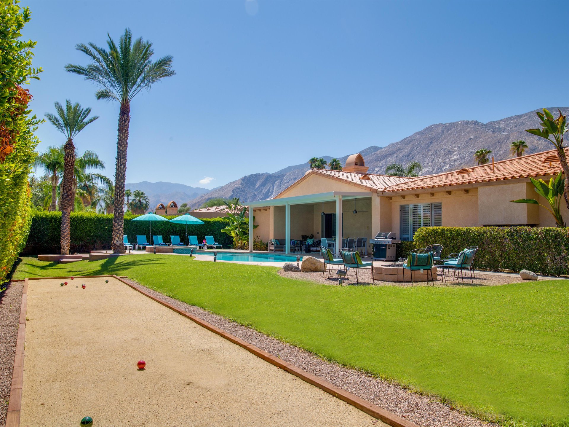 Spacious backyard