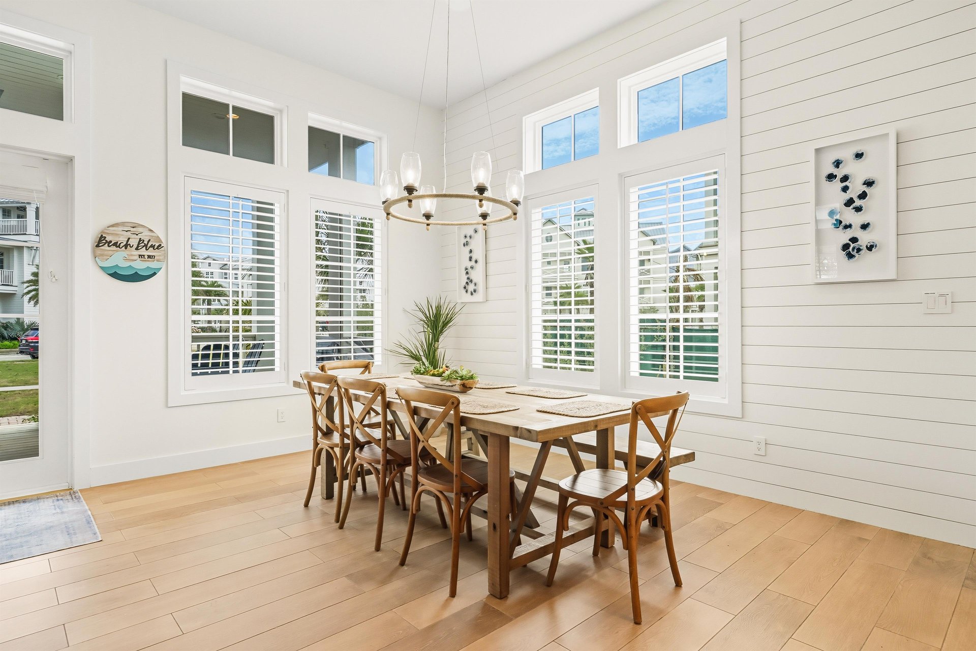 1st Floor, Dining Area