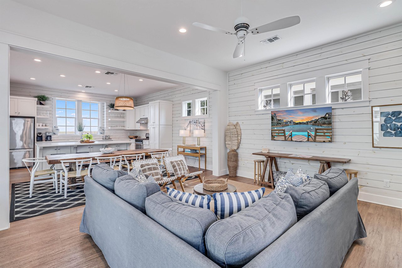 Living Area, 1st Floor