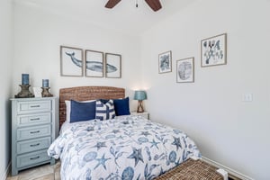 King Bedroom, 1st Floor