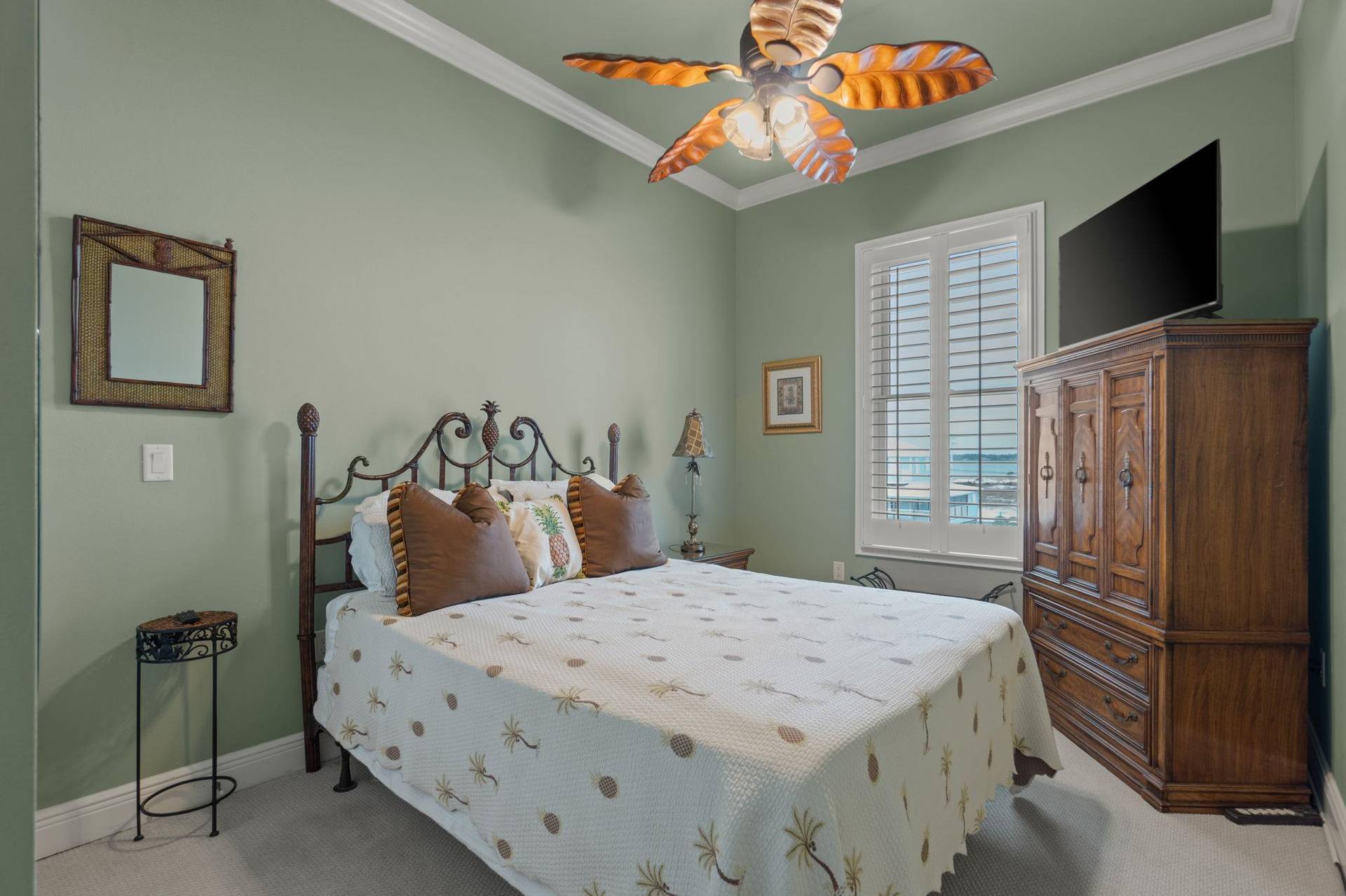 Guest Bedroom 2 Queen