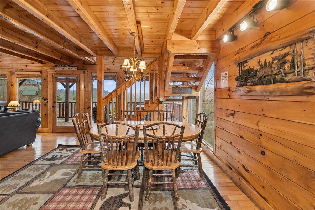 23Dining Room