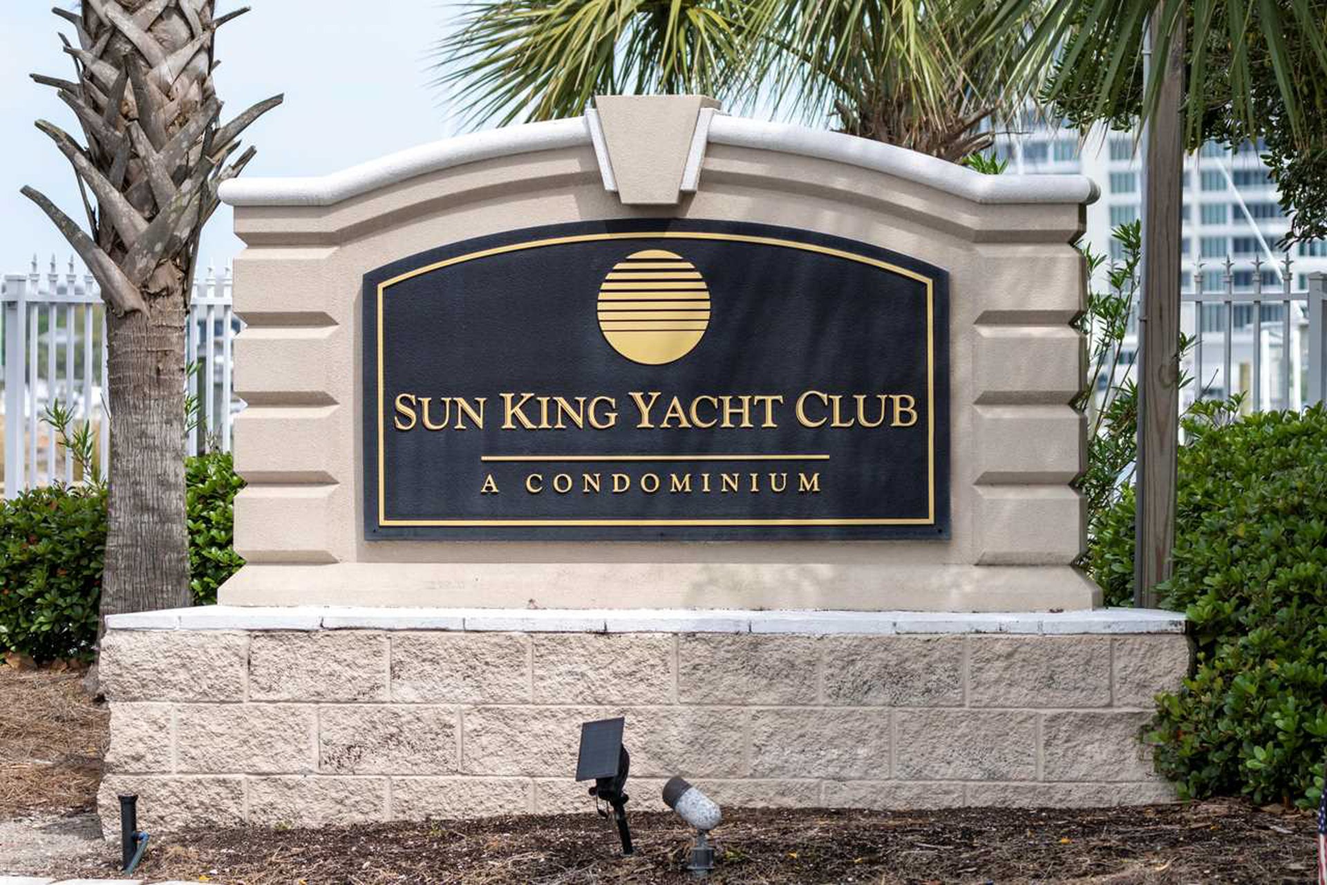 Sun King Yacht Club 2C 27