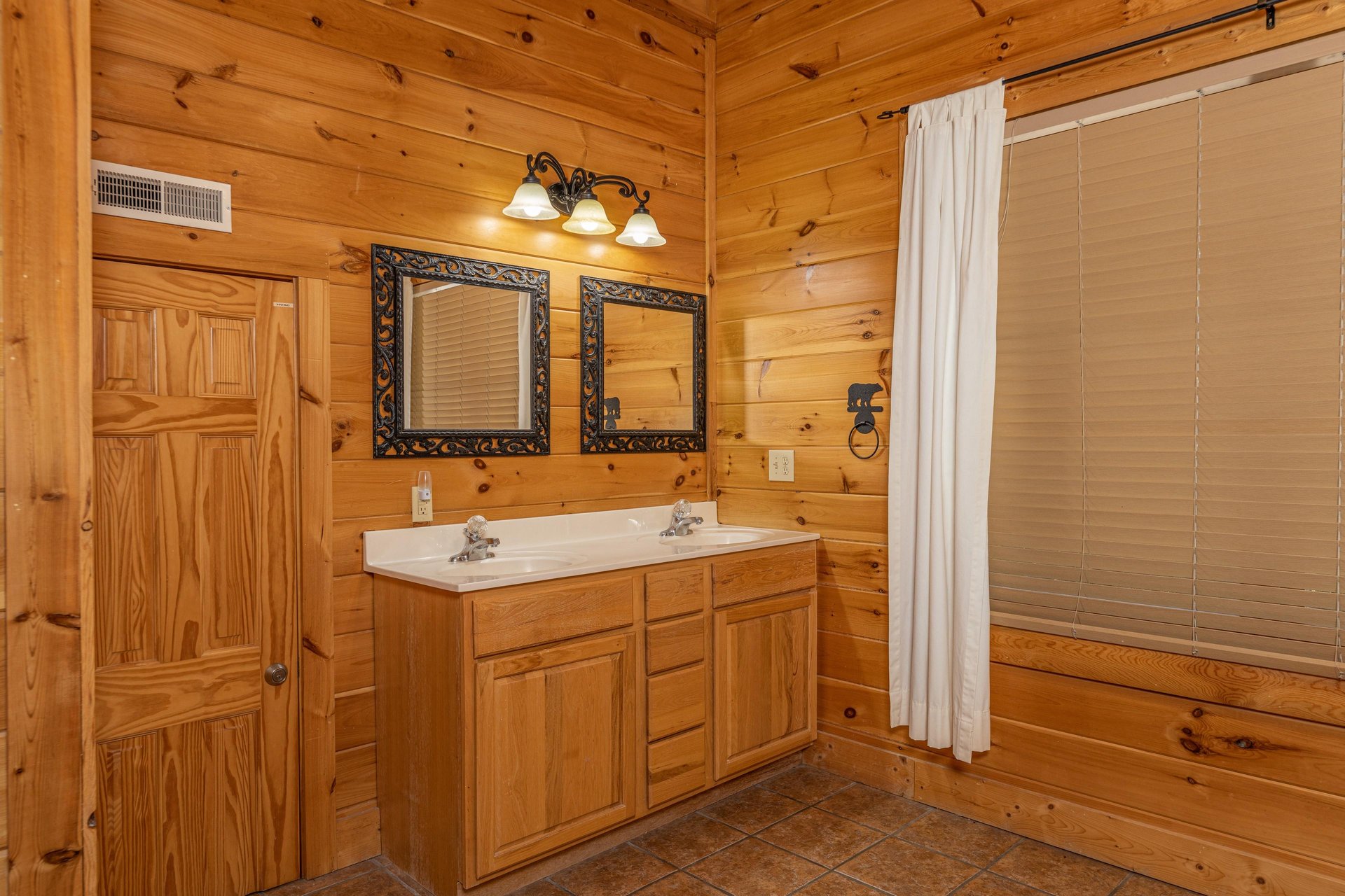 Double vanity at Bears Dont Bluff, a 3 bedroom cabin rental located in Pigeon Forge